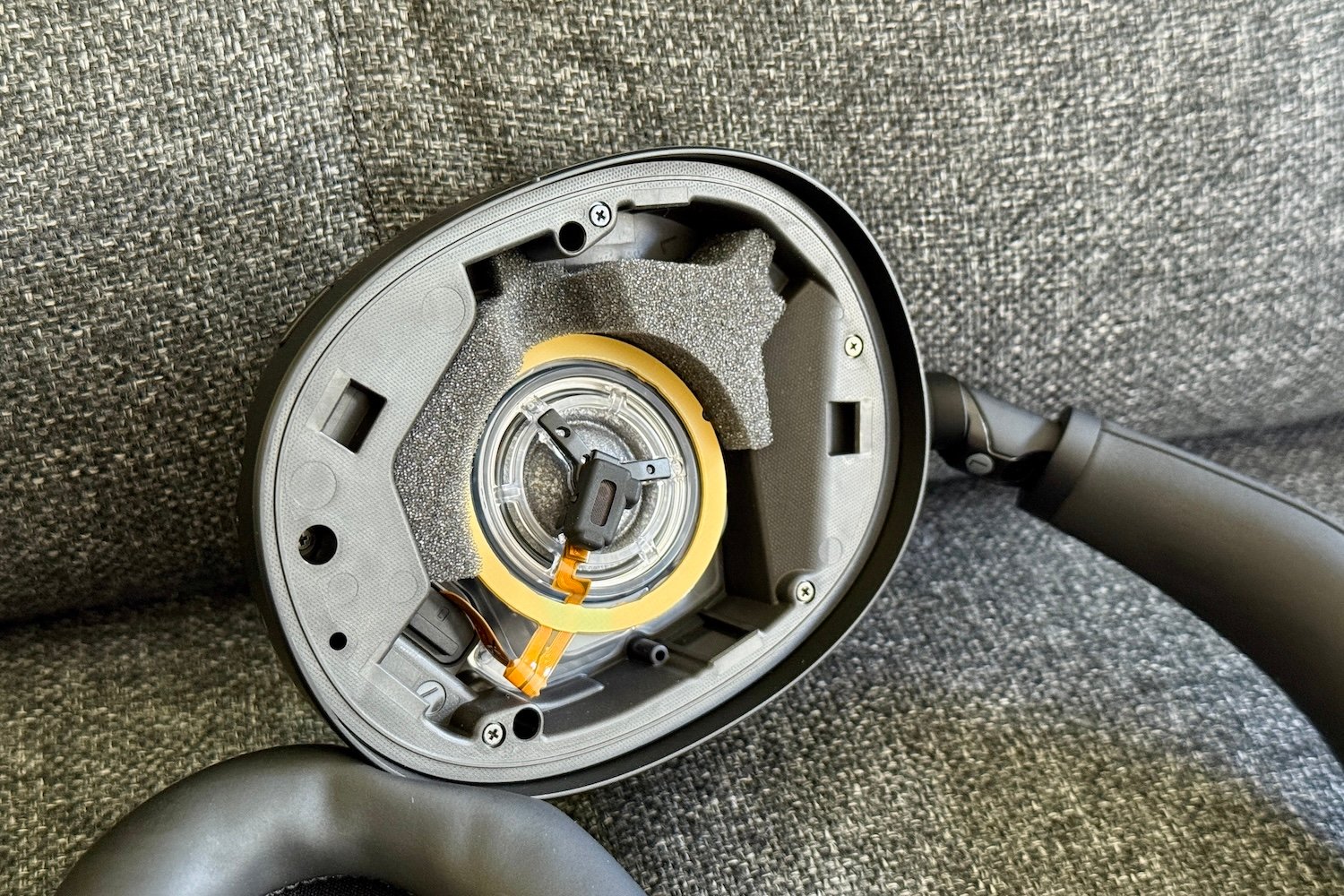 Sony-WH-1000XM6-7.jpg