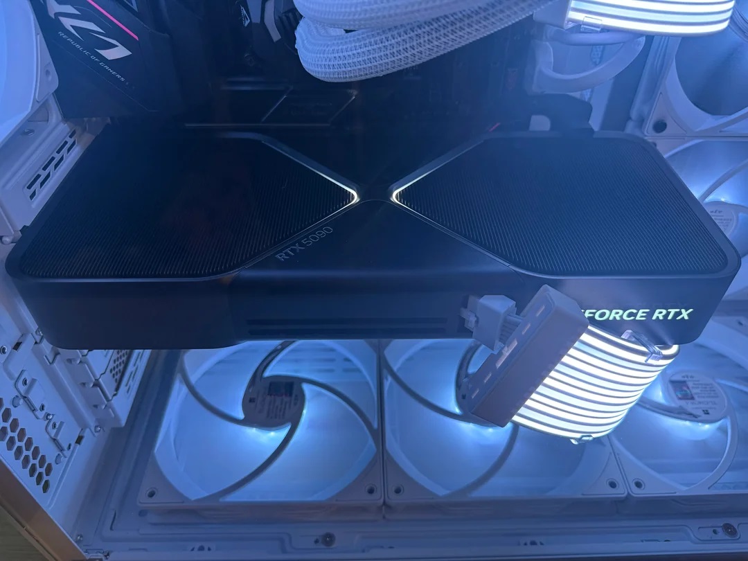 NEX-RTX-5090.jpg