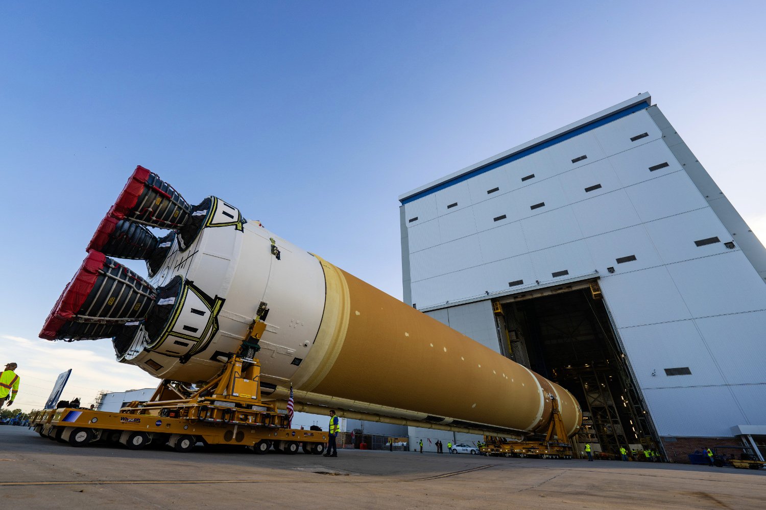 artemis-2-fusee-sls-2024-juillet.jpg