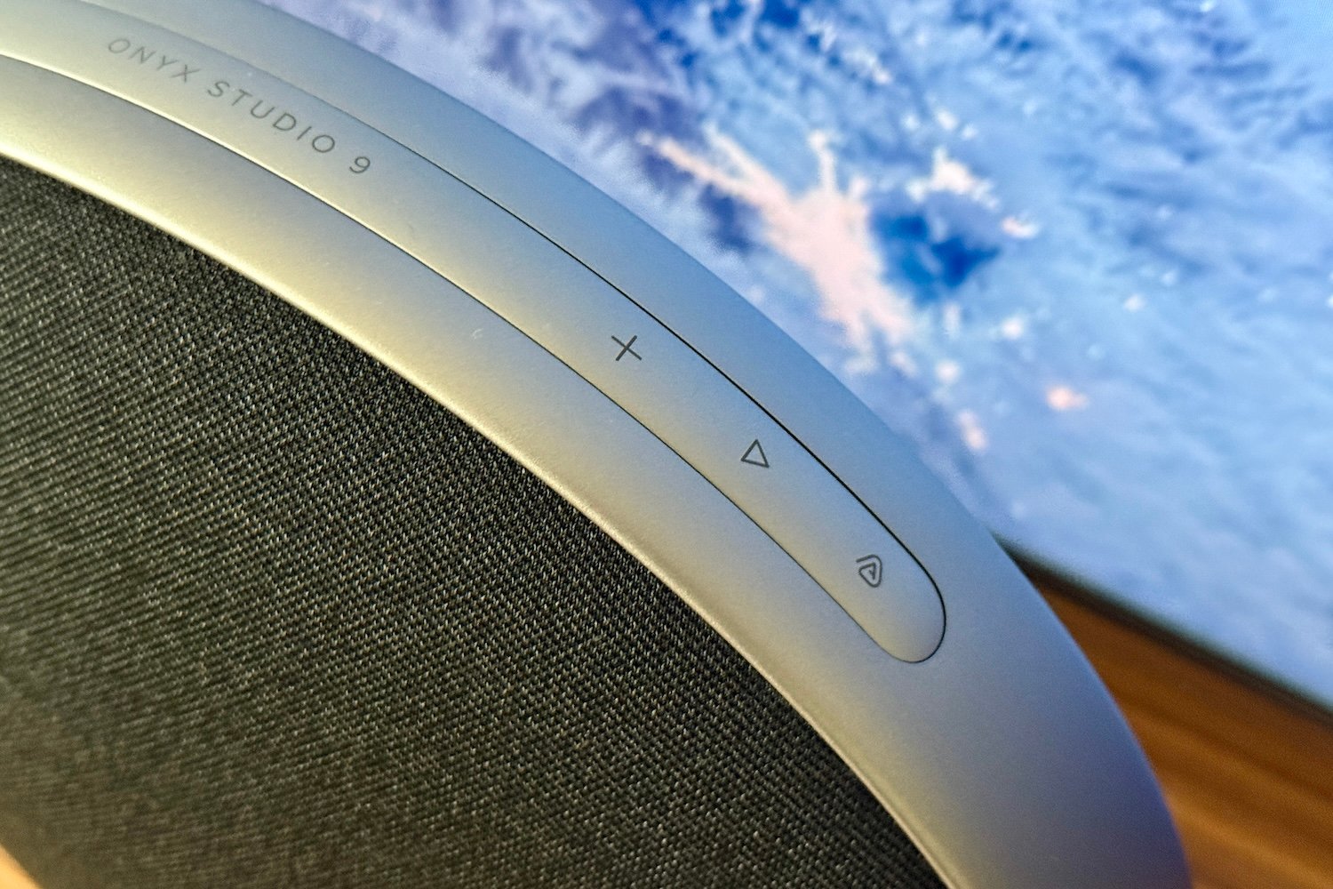 Harman-Kardon-Onyx-Studio-9-5.jpg