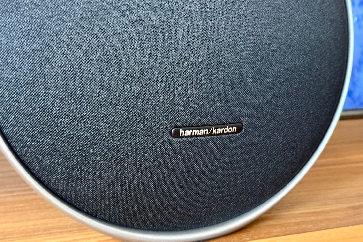 Harman-Kardon-Onyx-Studio-9-3.jpg