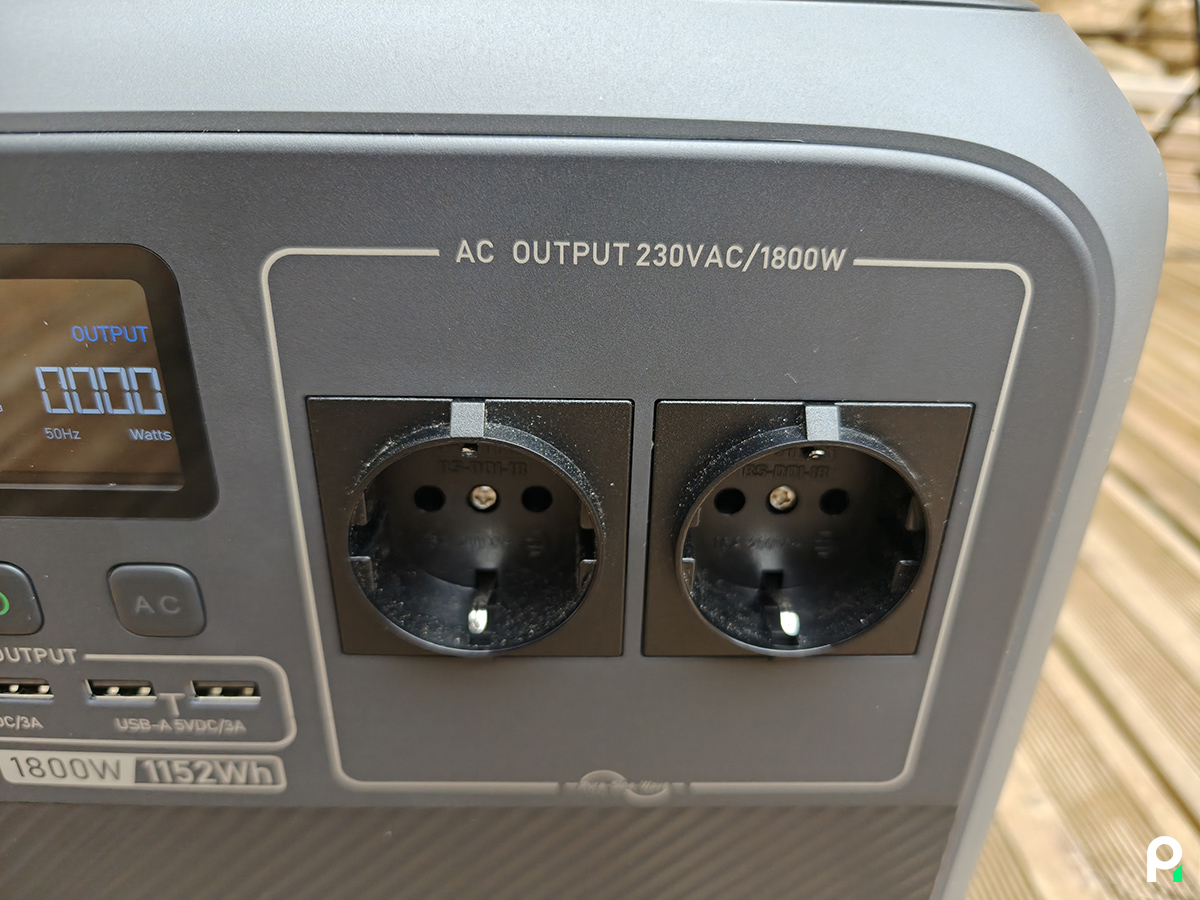 Bluetti-AC180-16.jpg