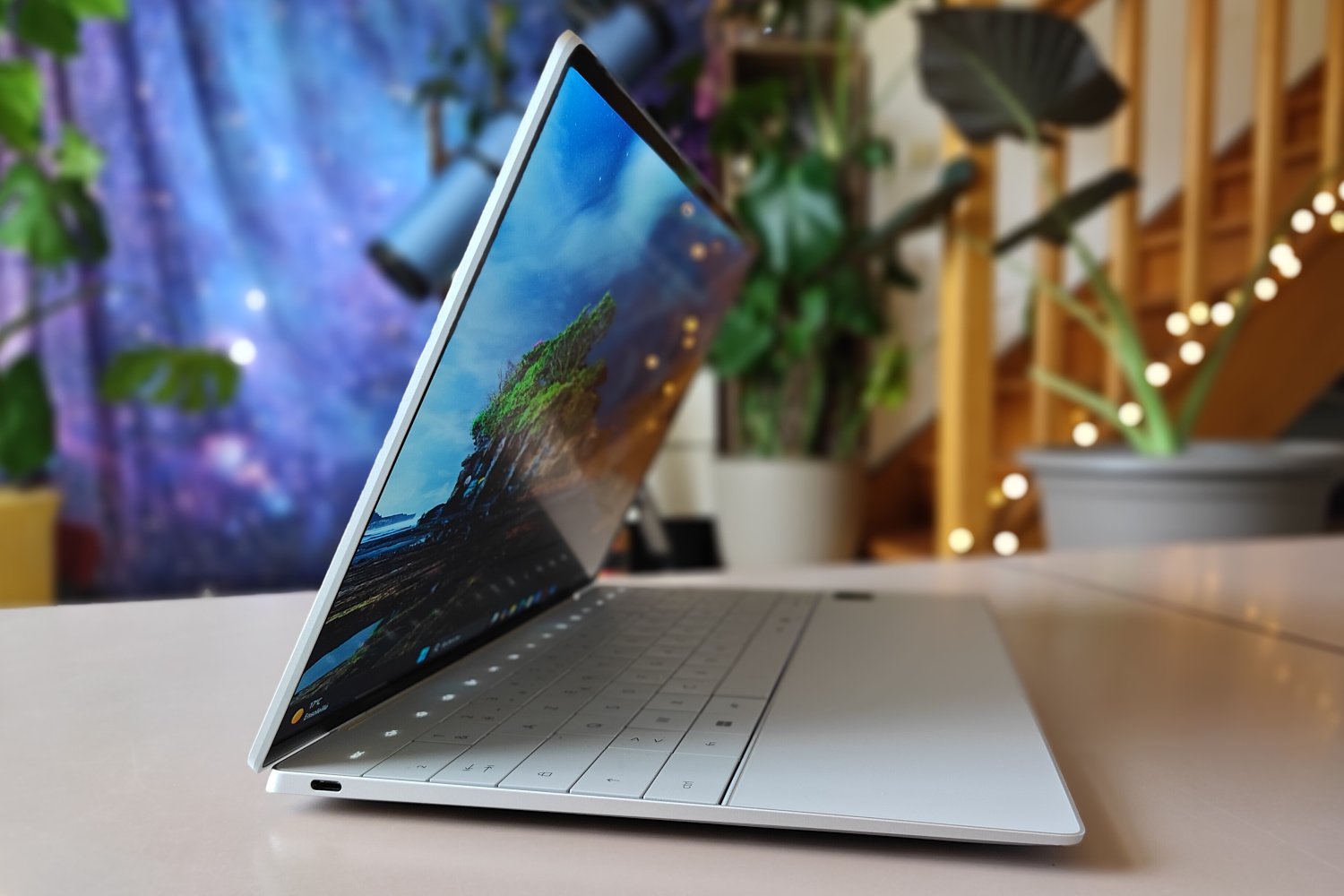 Dell-XPS-13-9345-Snapdragon-Test-gauche.jpg