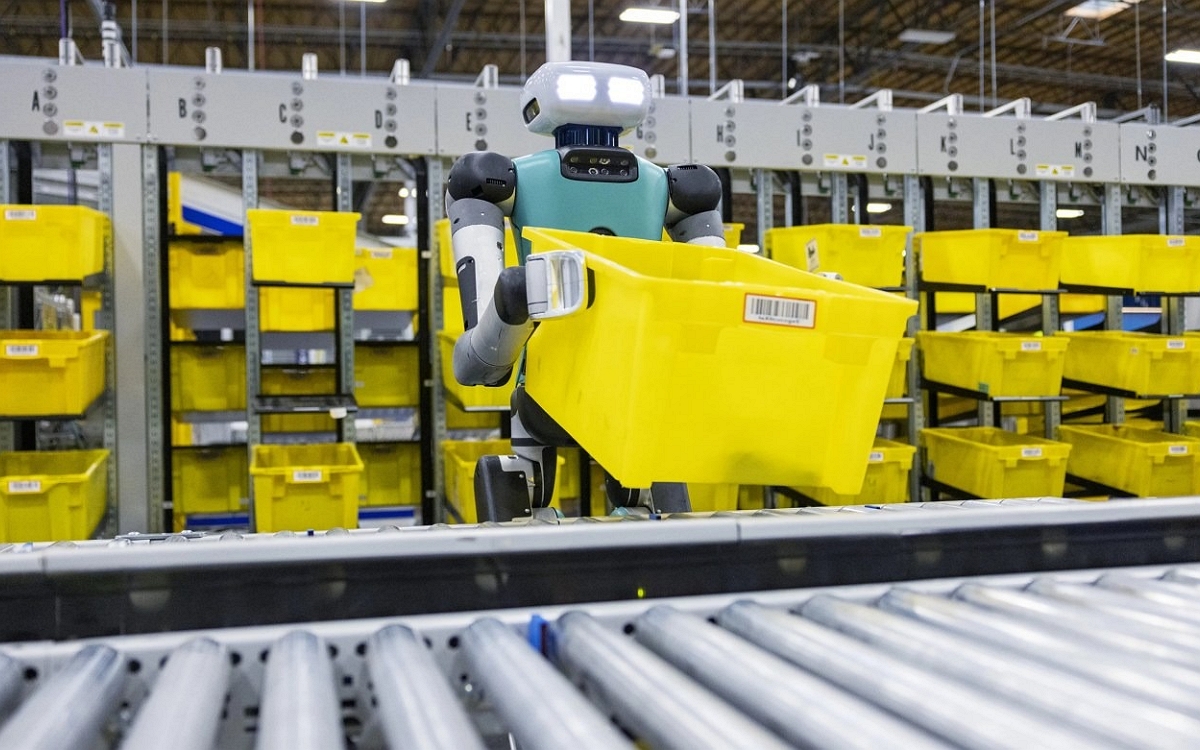 Amazon-robot-2.jpg