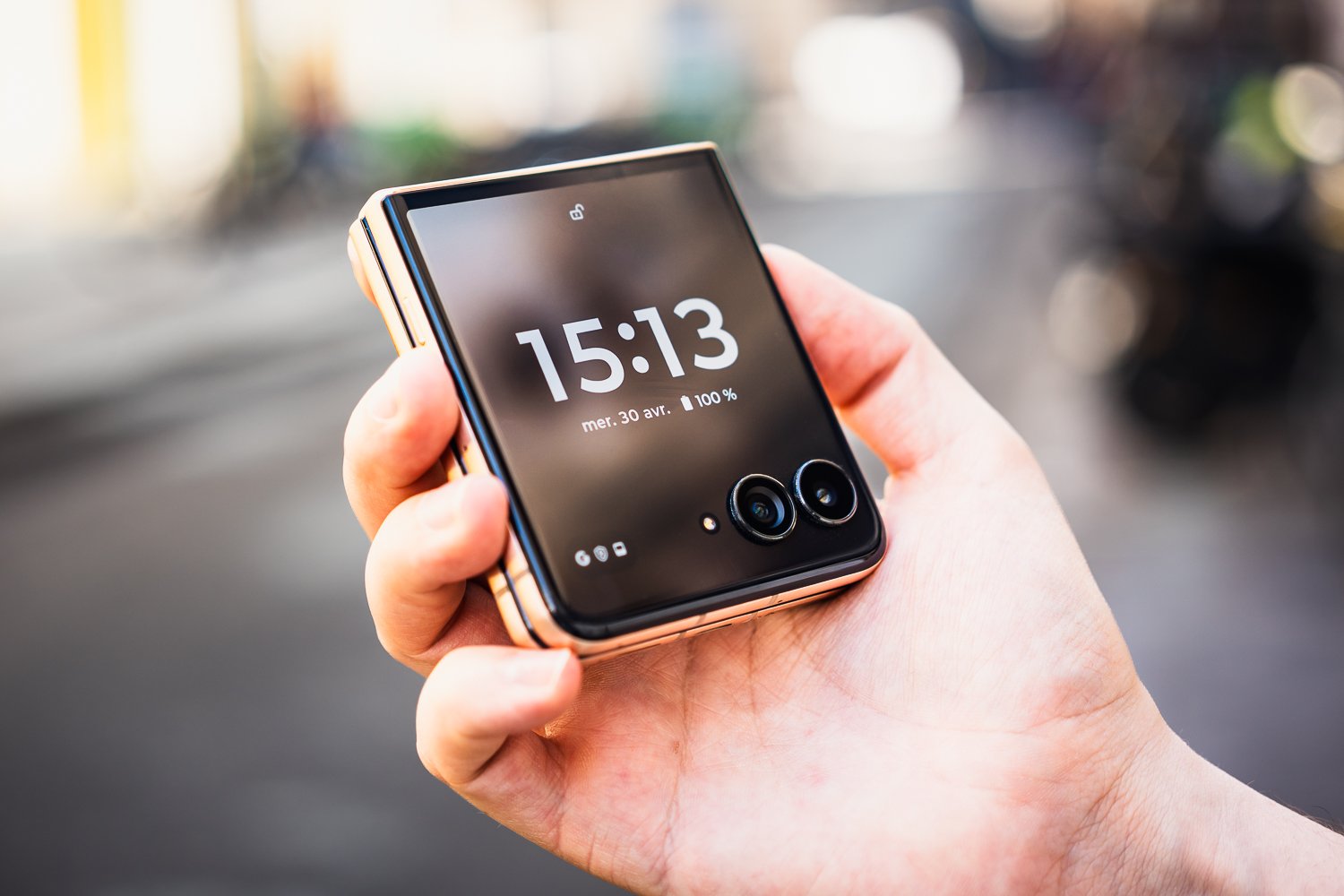Test-Motorola-Razr-60-Ultra-avis-ecran-externe.jpg