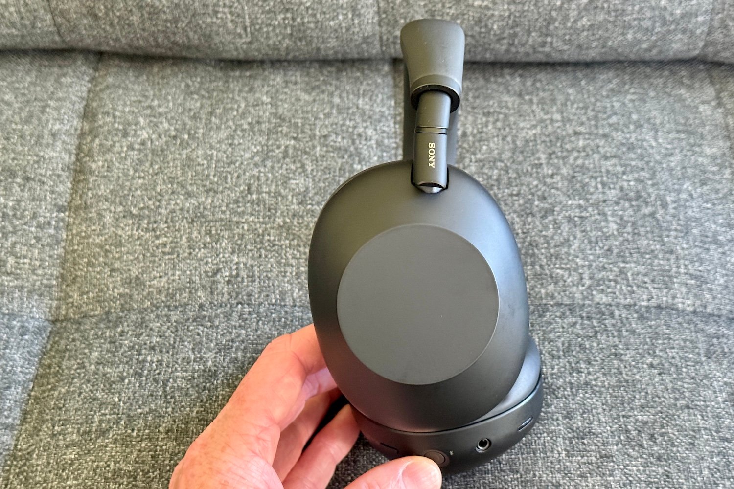 Sony-WH-1000XM6-17.jpg