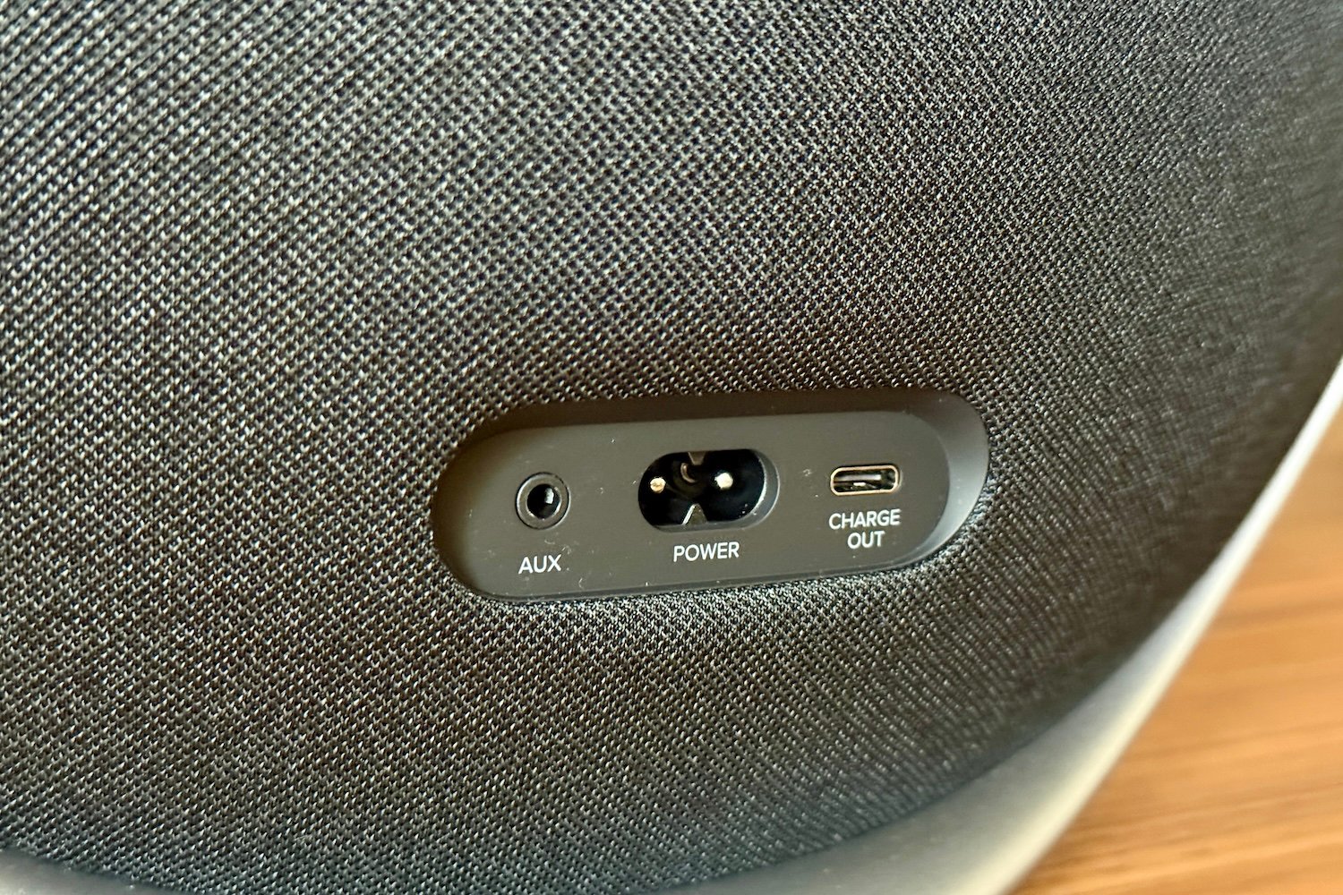 Harman-Kardon-Onyx-Studio-9-6.jpg