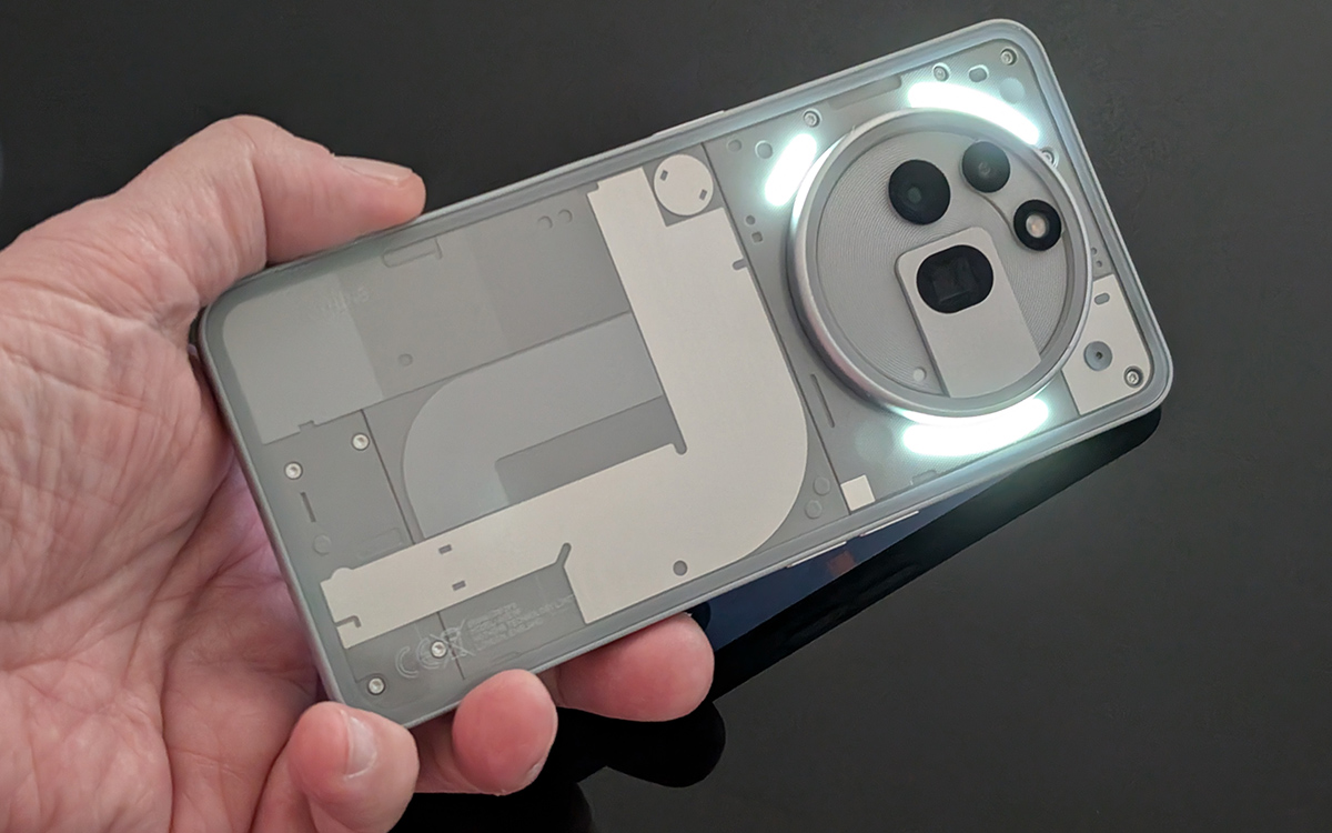 Nothing-Phone-3a-Pro-Glyph.jpg