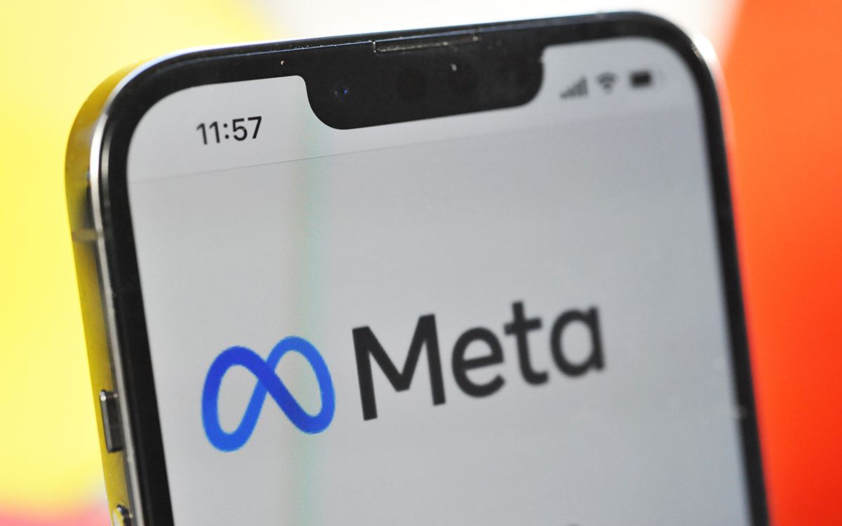Logo_Meta_sur_un_iPhone.jpg