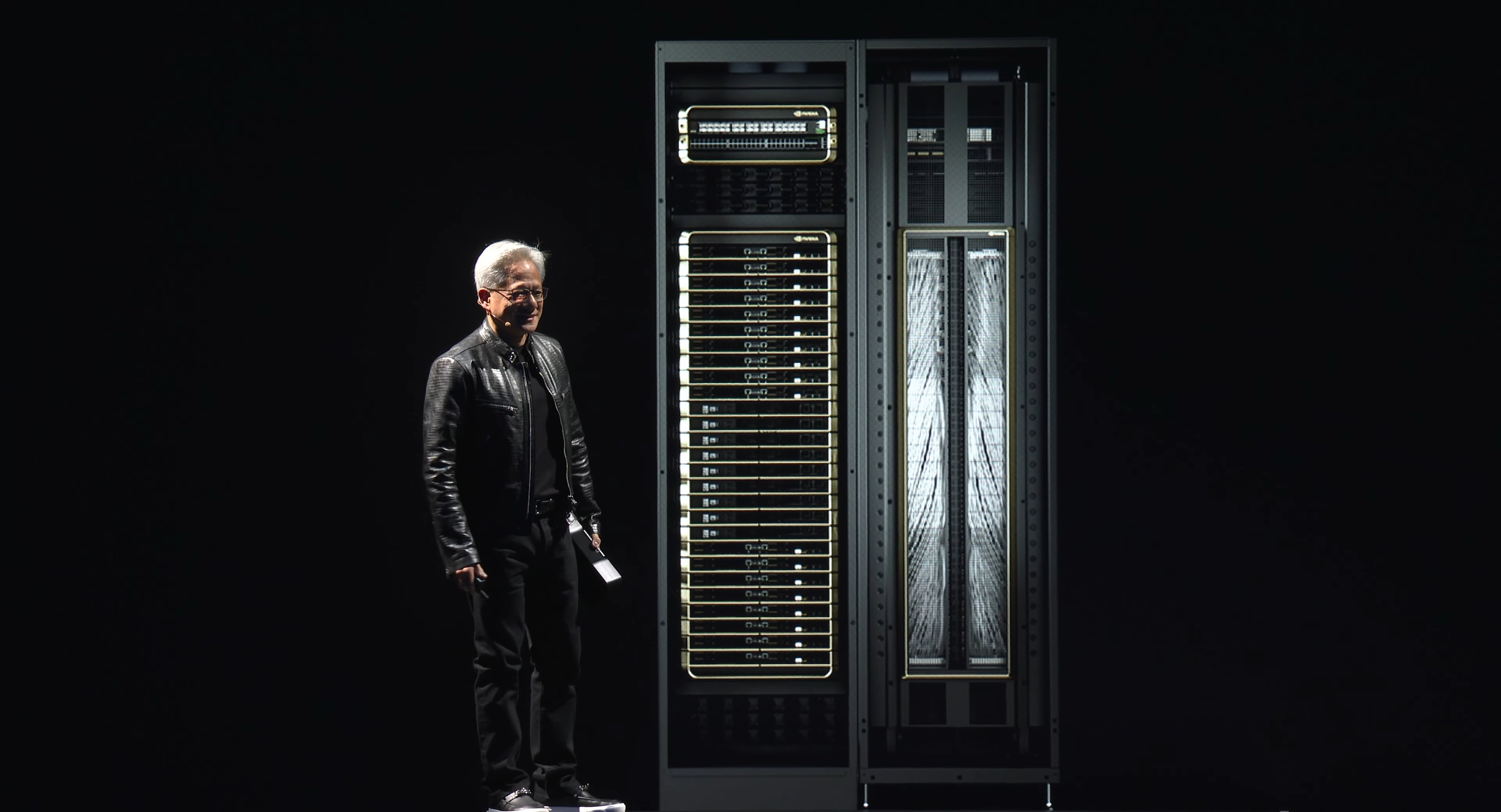NVIDIA-Blackwell-AI-Foxconn-Server-NVL72.png