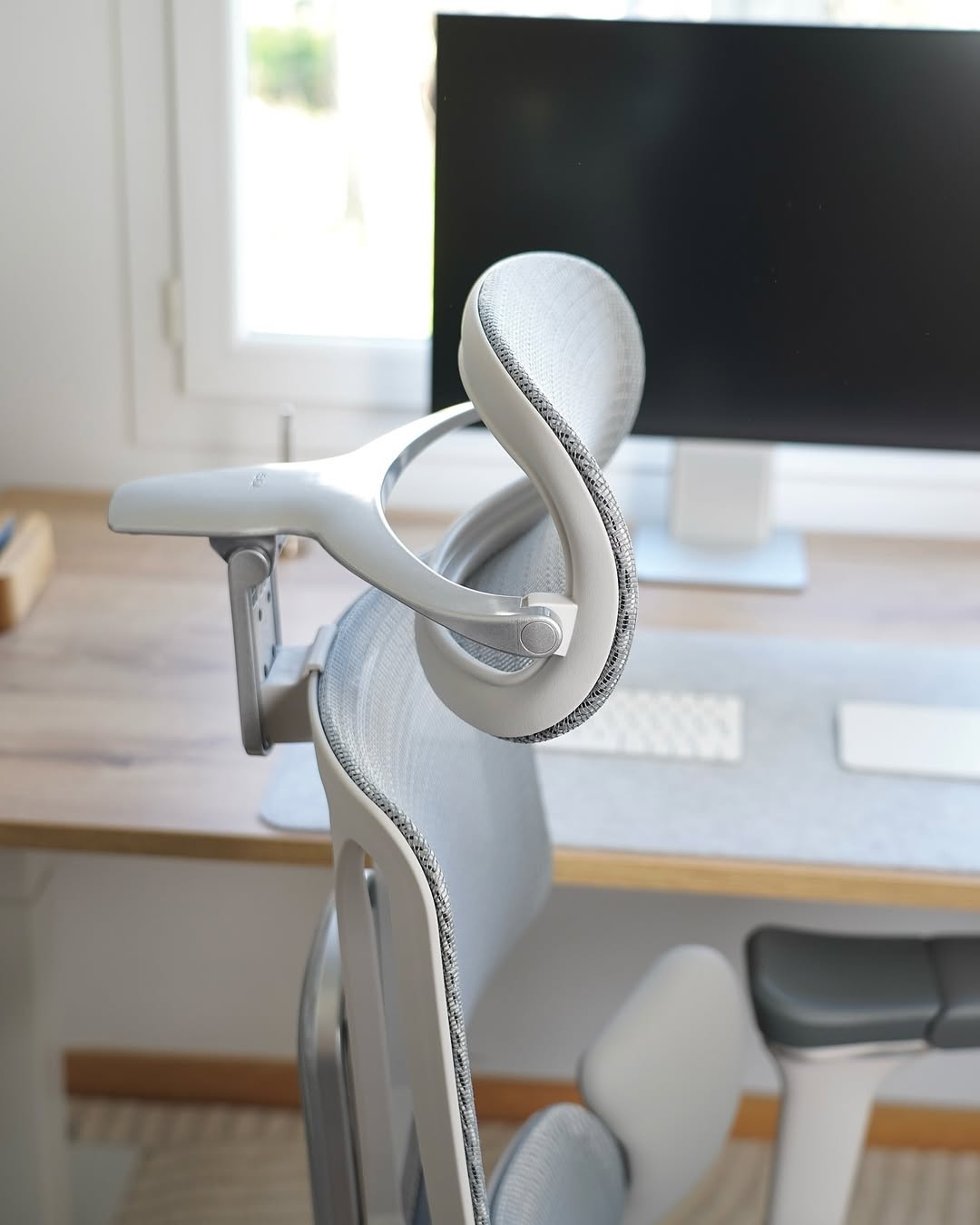 4D-headrest-picture.jpg