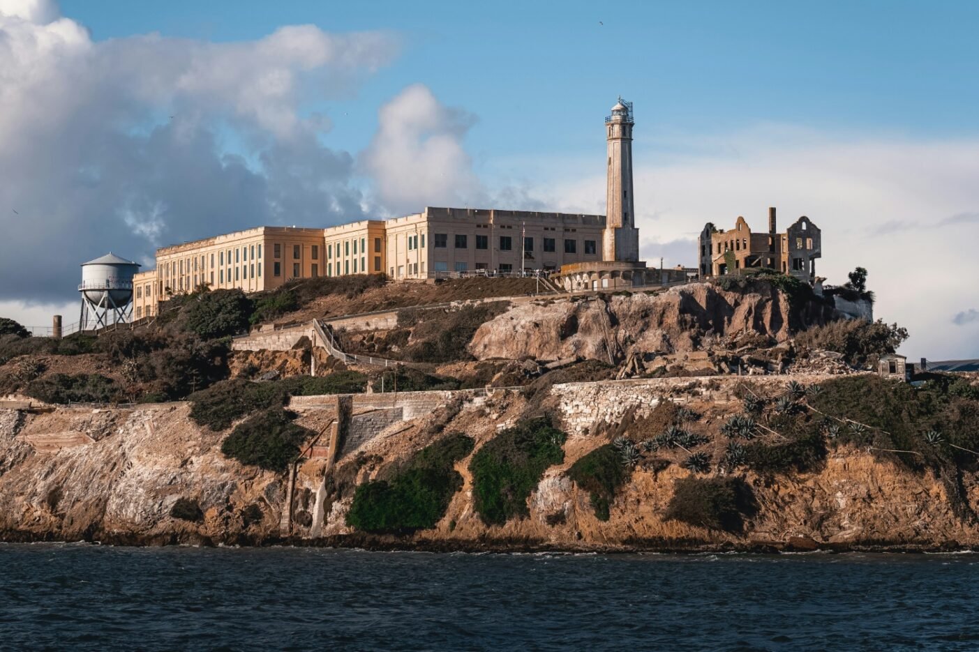 alcatraz-1403x935.jpg