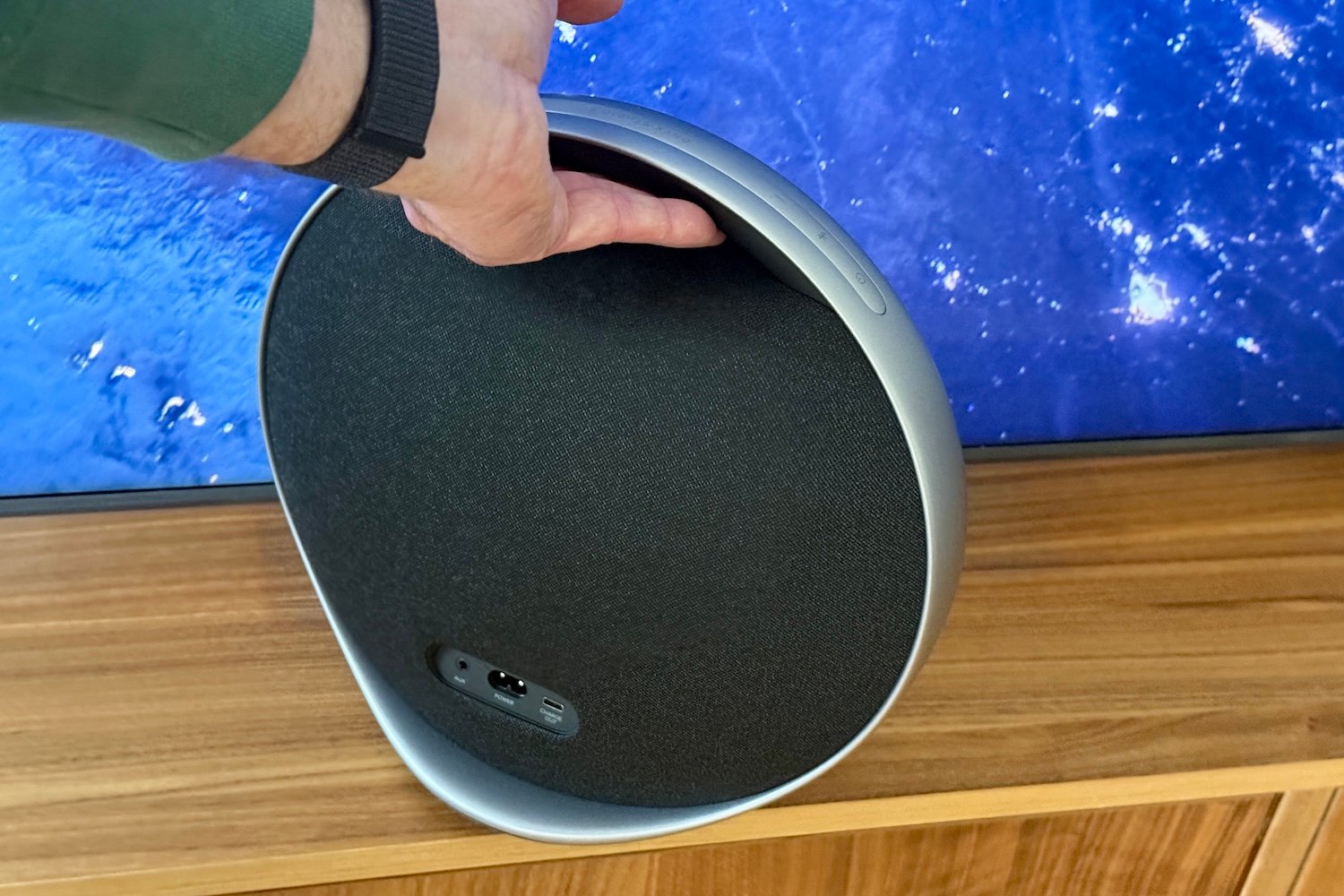 Harman-Kardon-Onyx-Studio-9-8.jpg