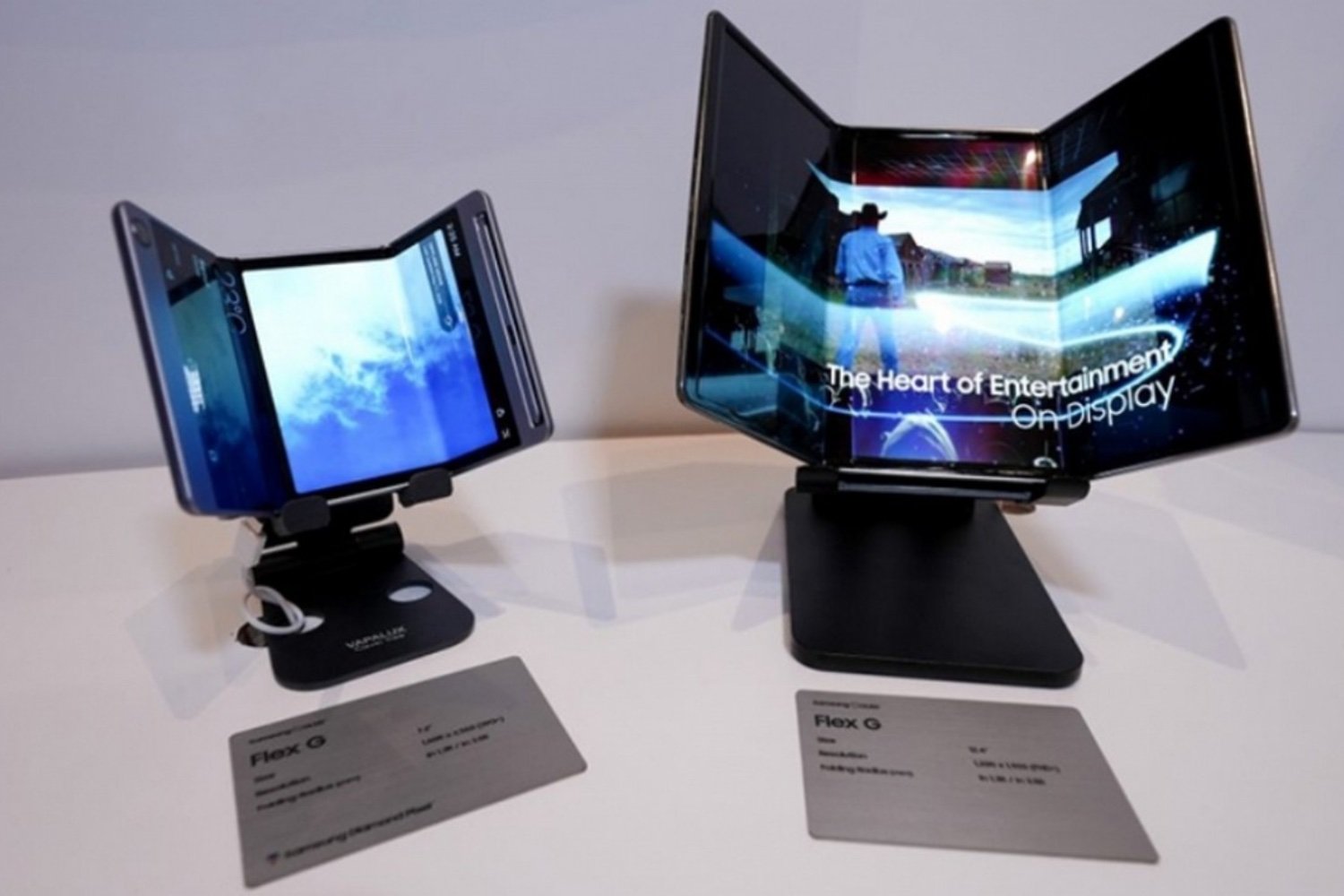 concept-galaxy-samsung-pliant-tri-fold.jpg