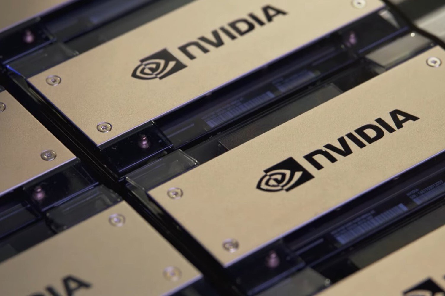 NVIDIA-H200-GPU-Grace-Hopper-Superchips-_31.jpg