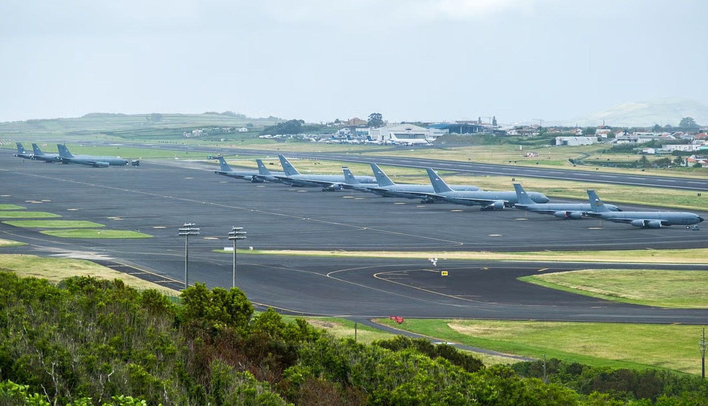 lajes-avion-ravitailleur-americains.jpeg