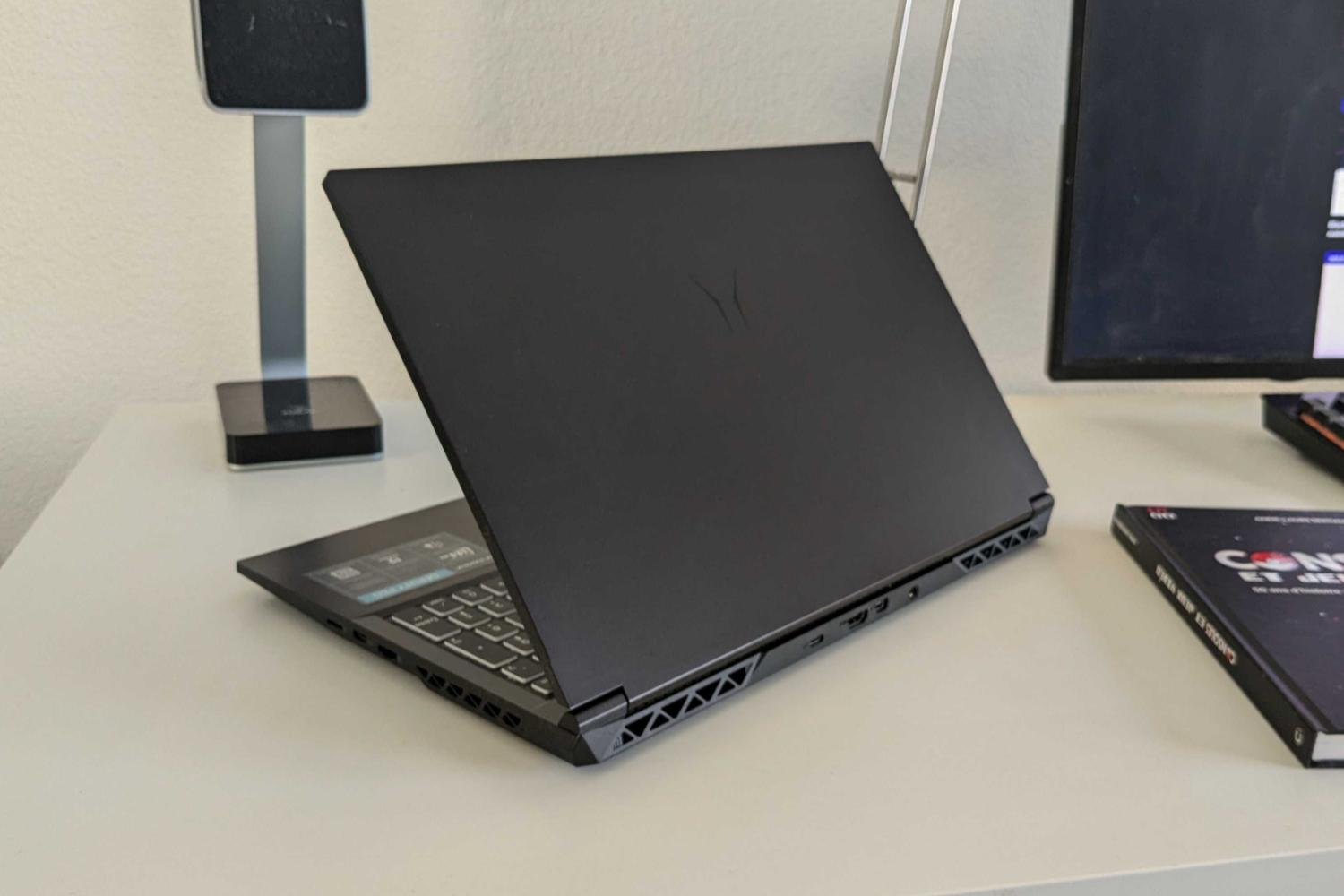 erazer-p60-back.jpg