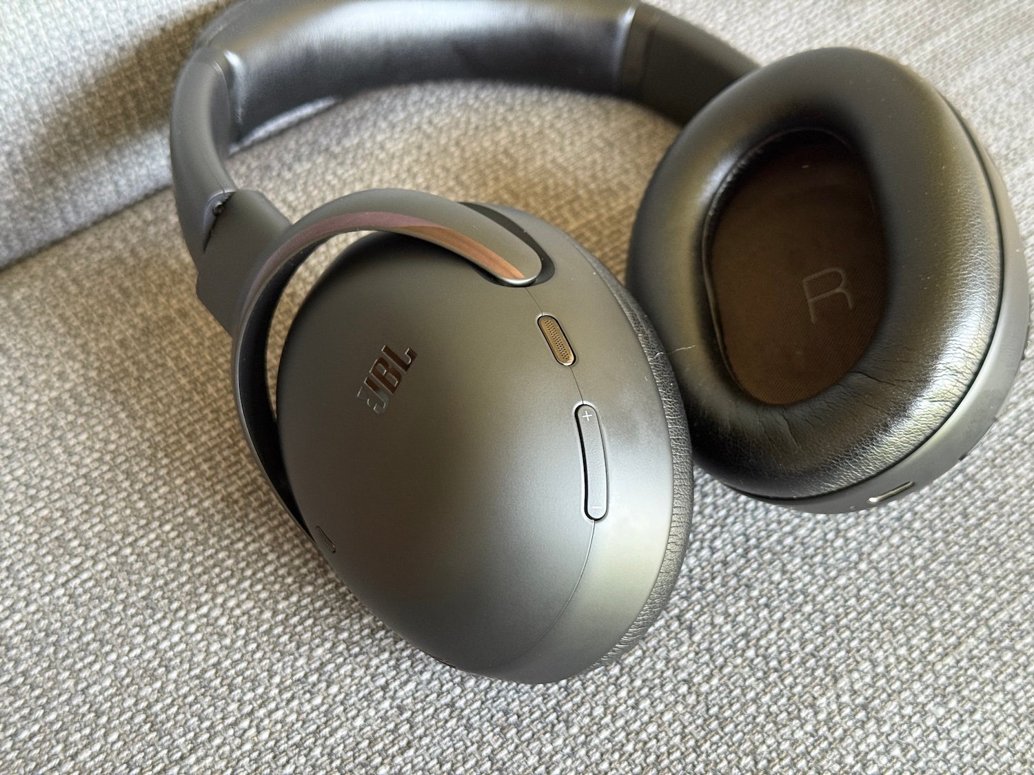 JBL-Tour-One-M3-18.jpg