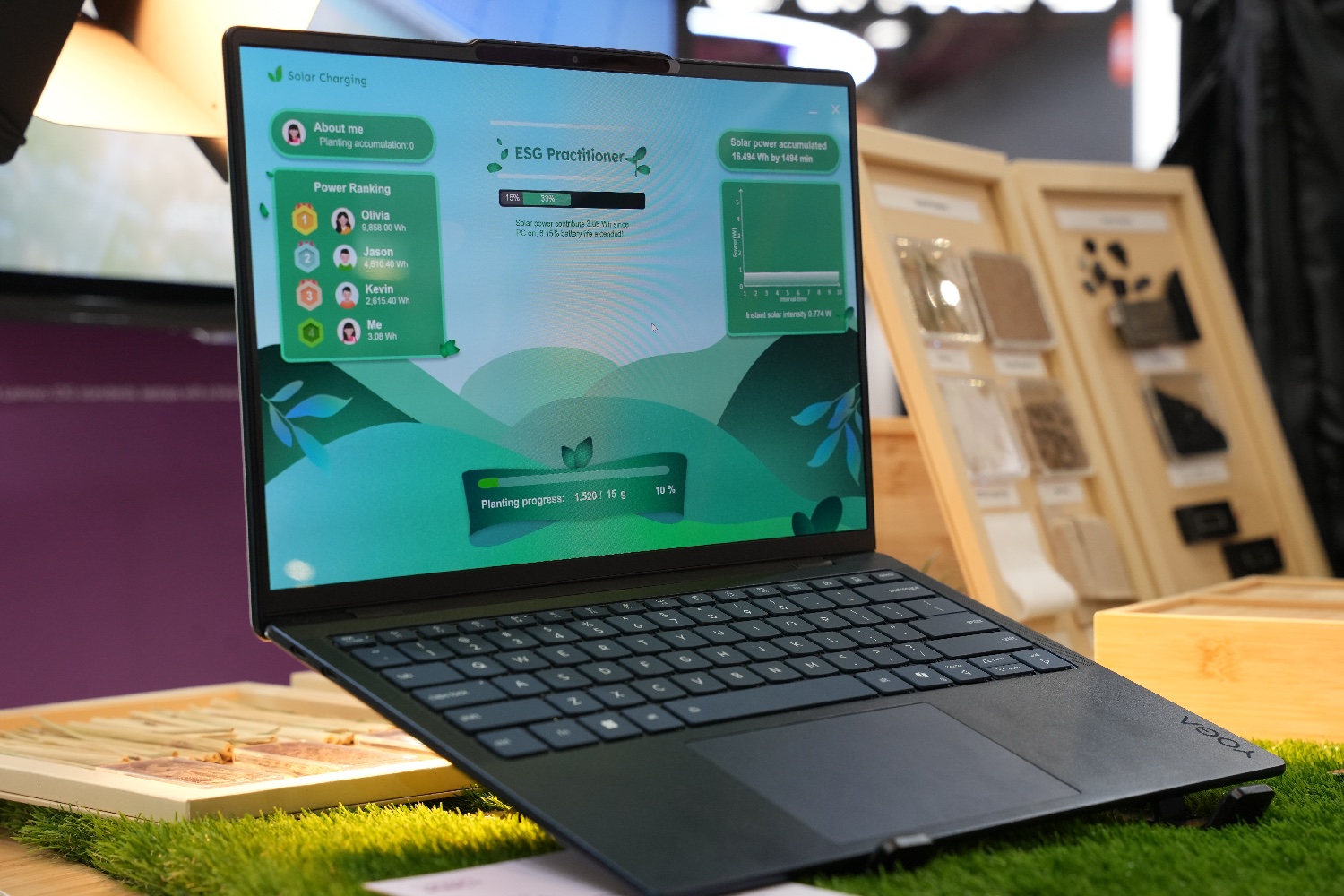 MWC-2025-Lenovo-Yoga-Sola-2.jpg