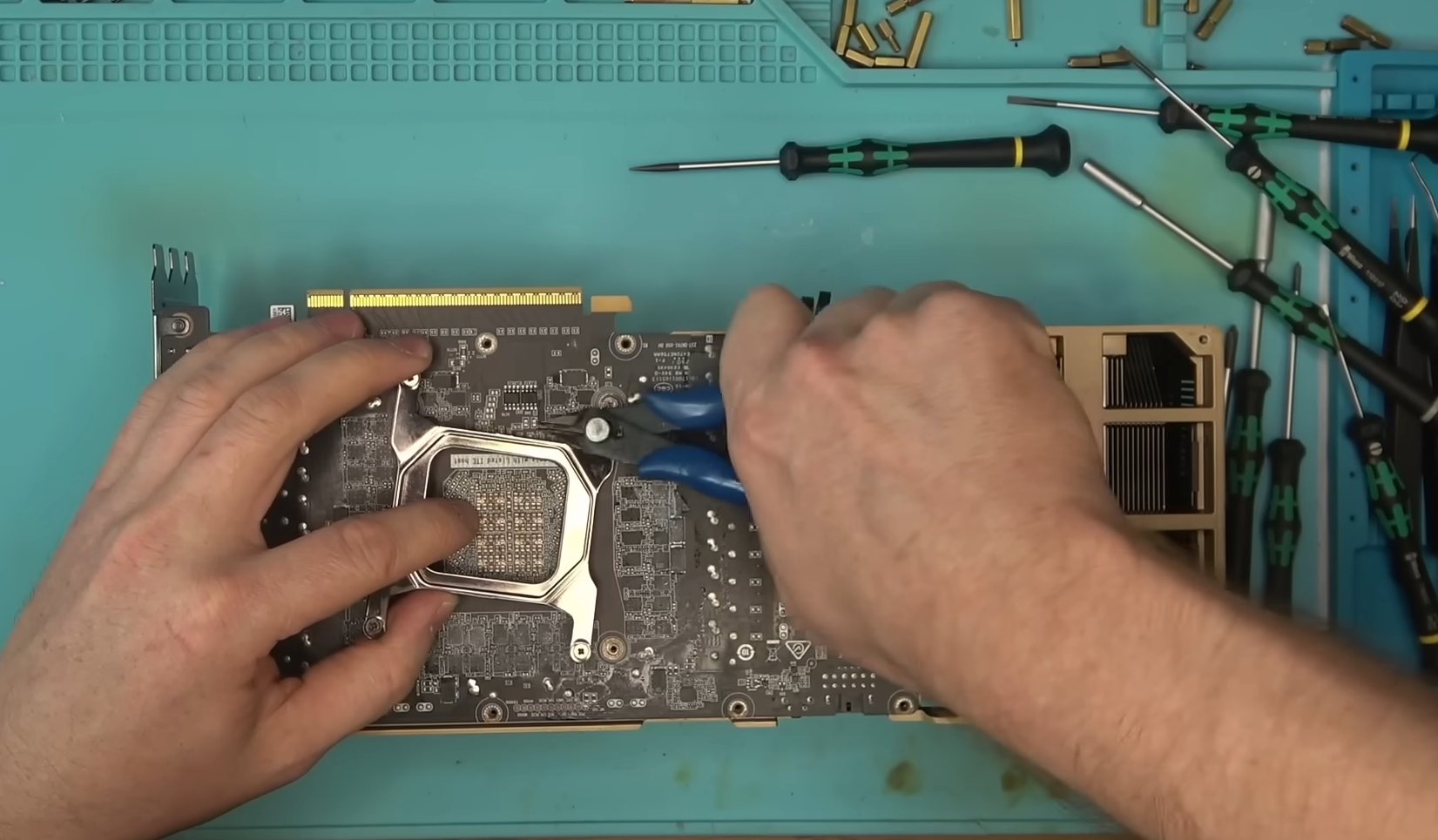 Fake-RTX-5090-4.png
