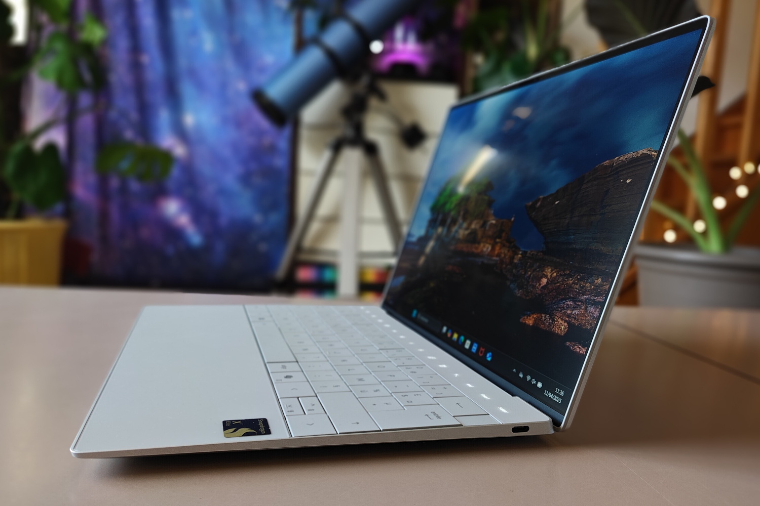 Dell-XPS-13-9345-Snapdragon-Test-droit.jpg