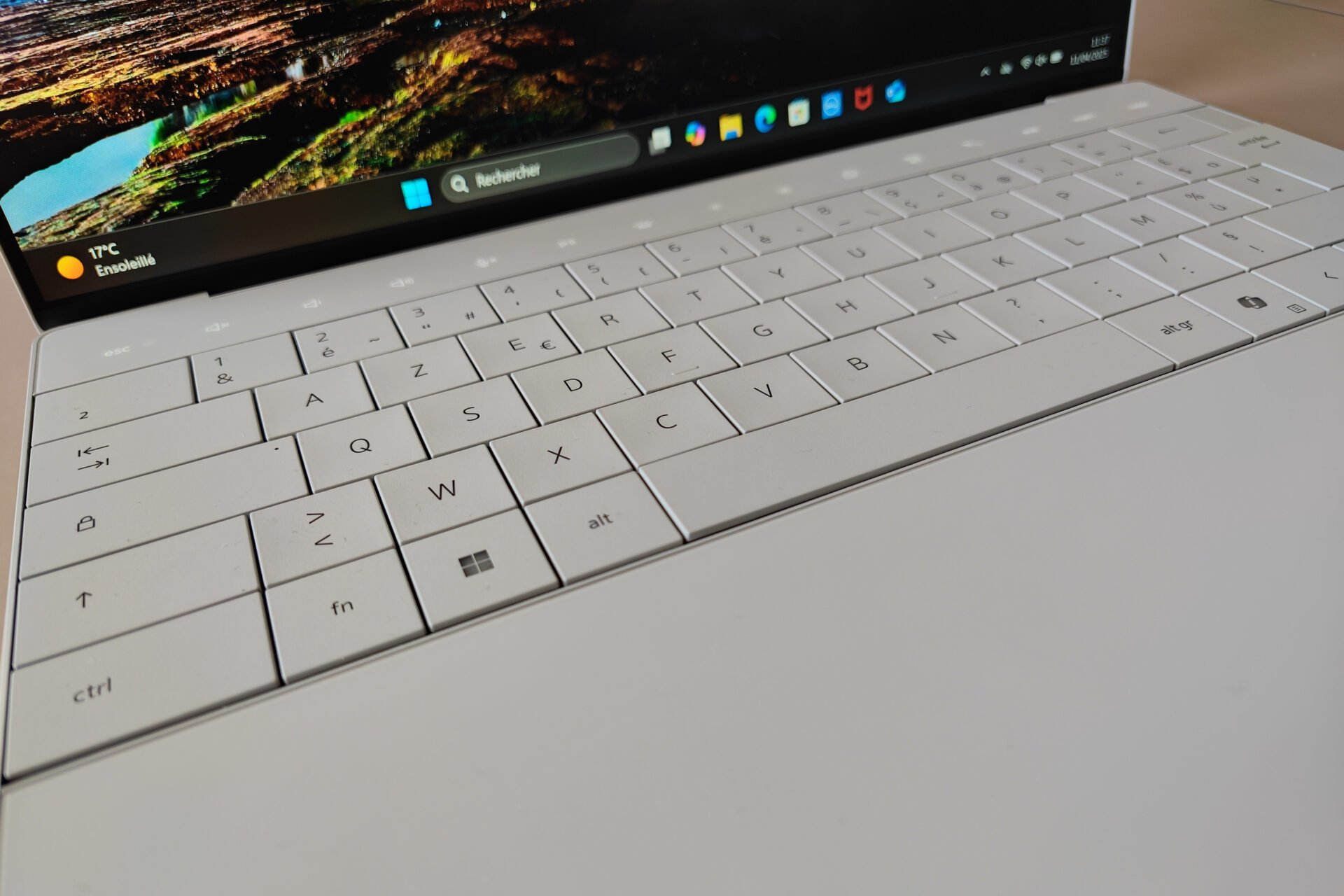 Dell-XPS-13-9345-Snapdragon-Test-clavier.jpg
