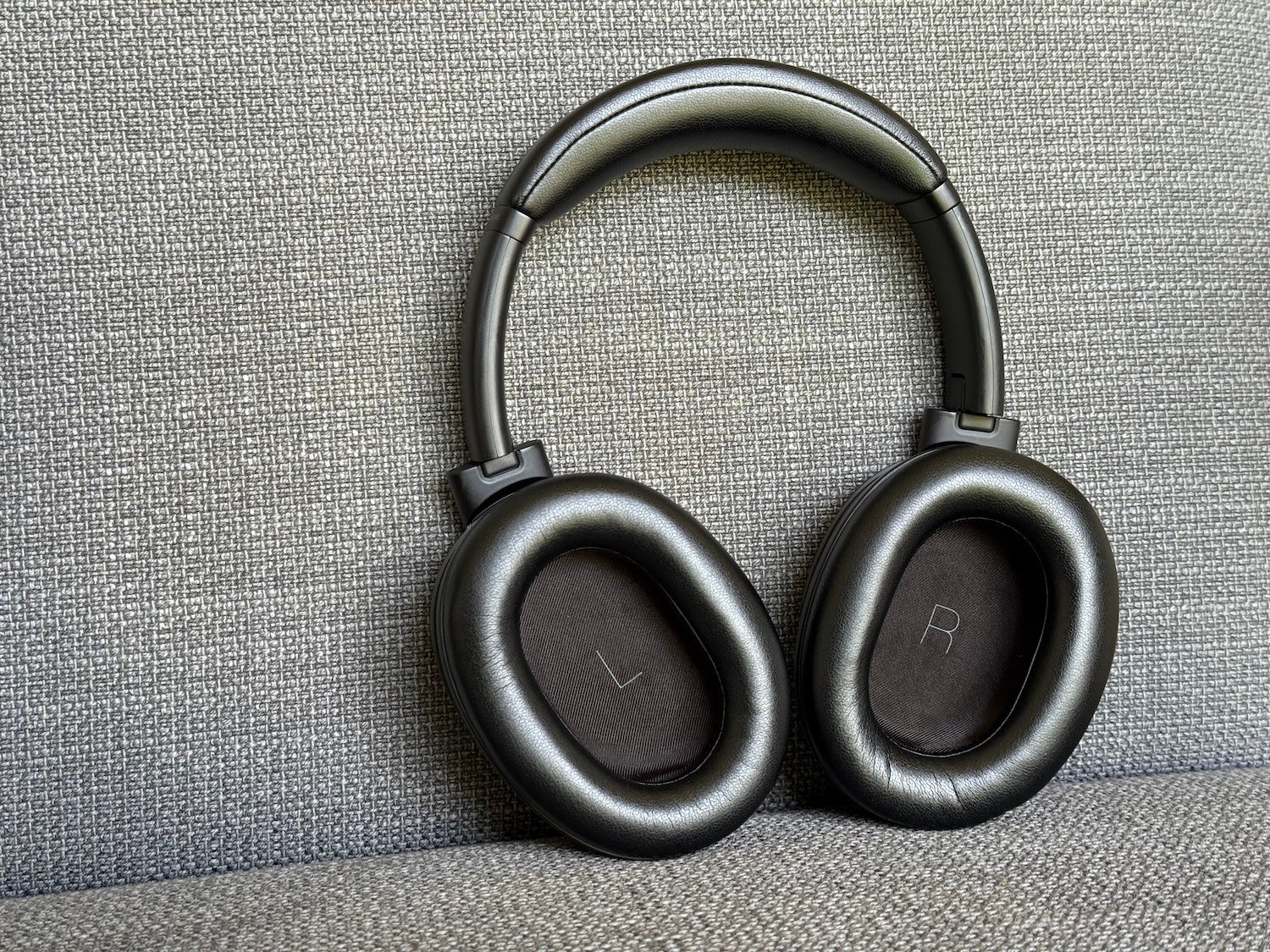 JBL-Tour-One-M3-21.jpg