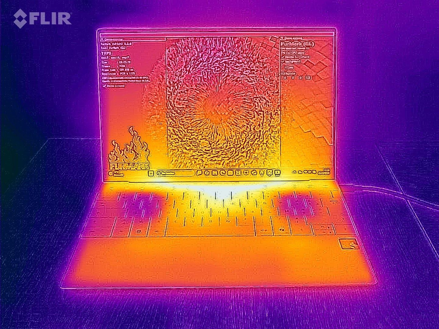 Dell-XPS-13-9345-Snapdragon-Test-trhermique-avant.jpg