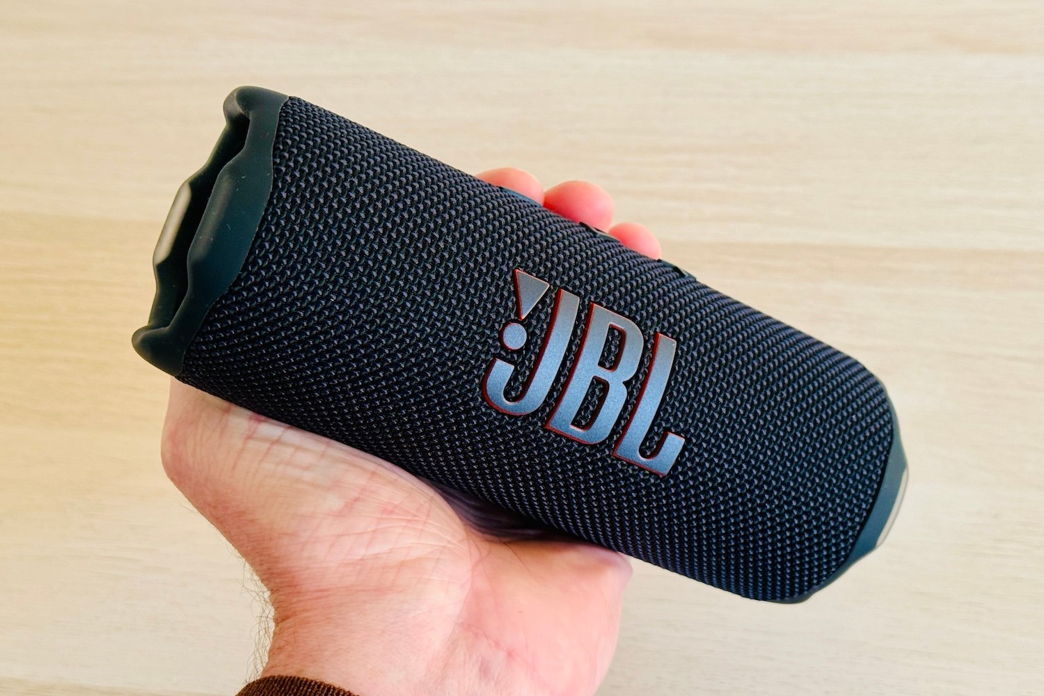 JBL-Flip-7-12.jpg