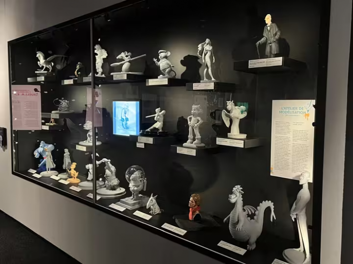 c0008_figurinespersonnagesexpositiondisney100.png