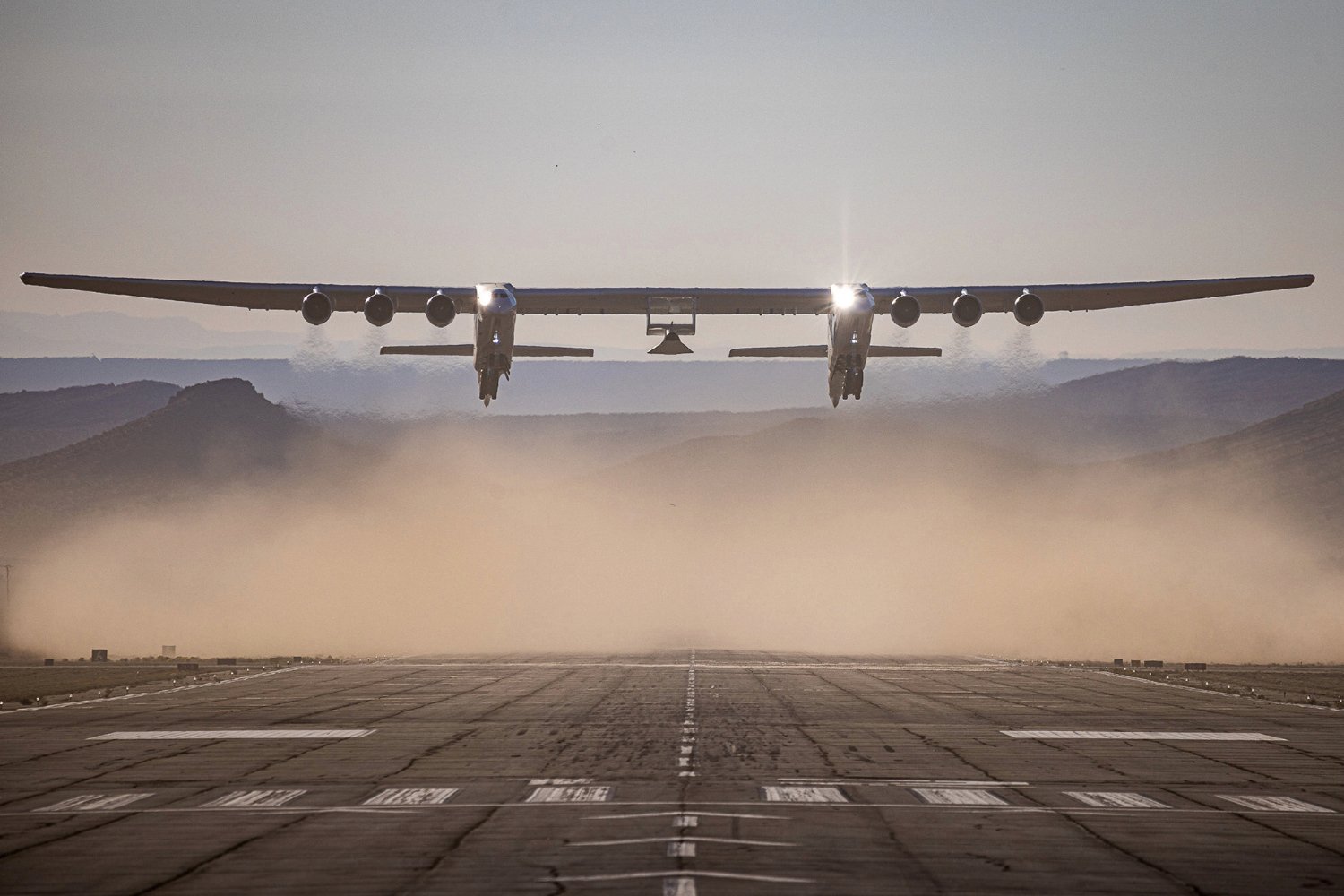 stratolaunch-avion-plus-grand-monde.jpg