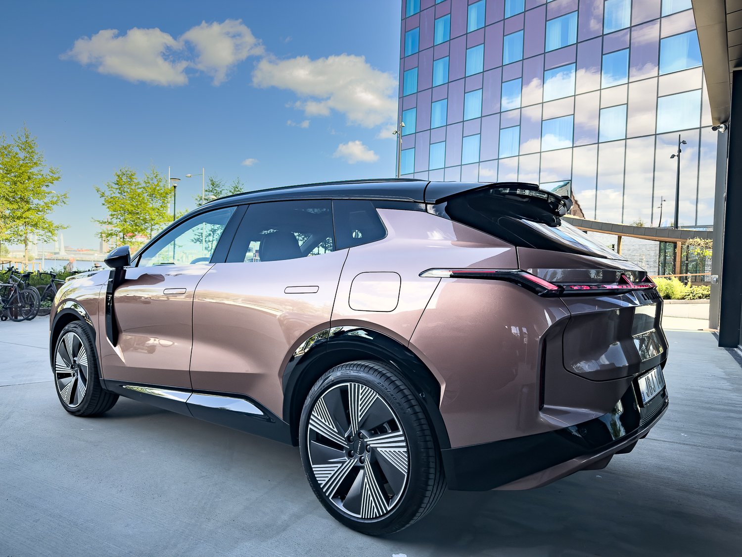 Lynk-Co-08-17.jpg