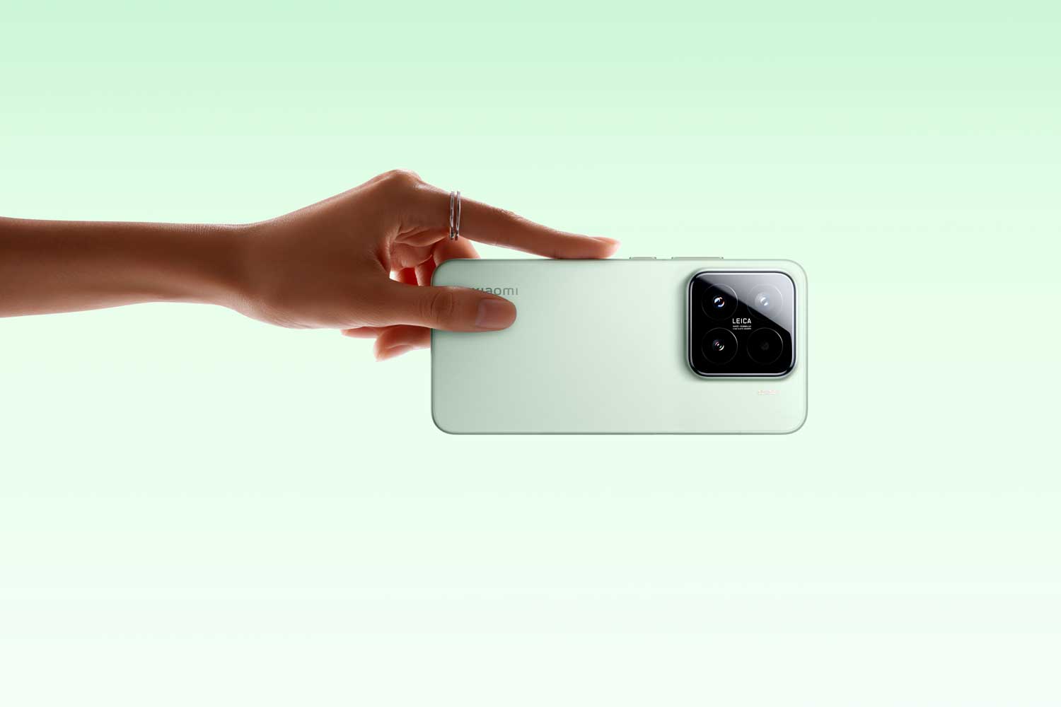 Xiaomi-15-Green-back-04.jpg