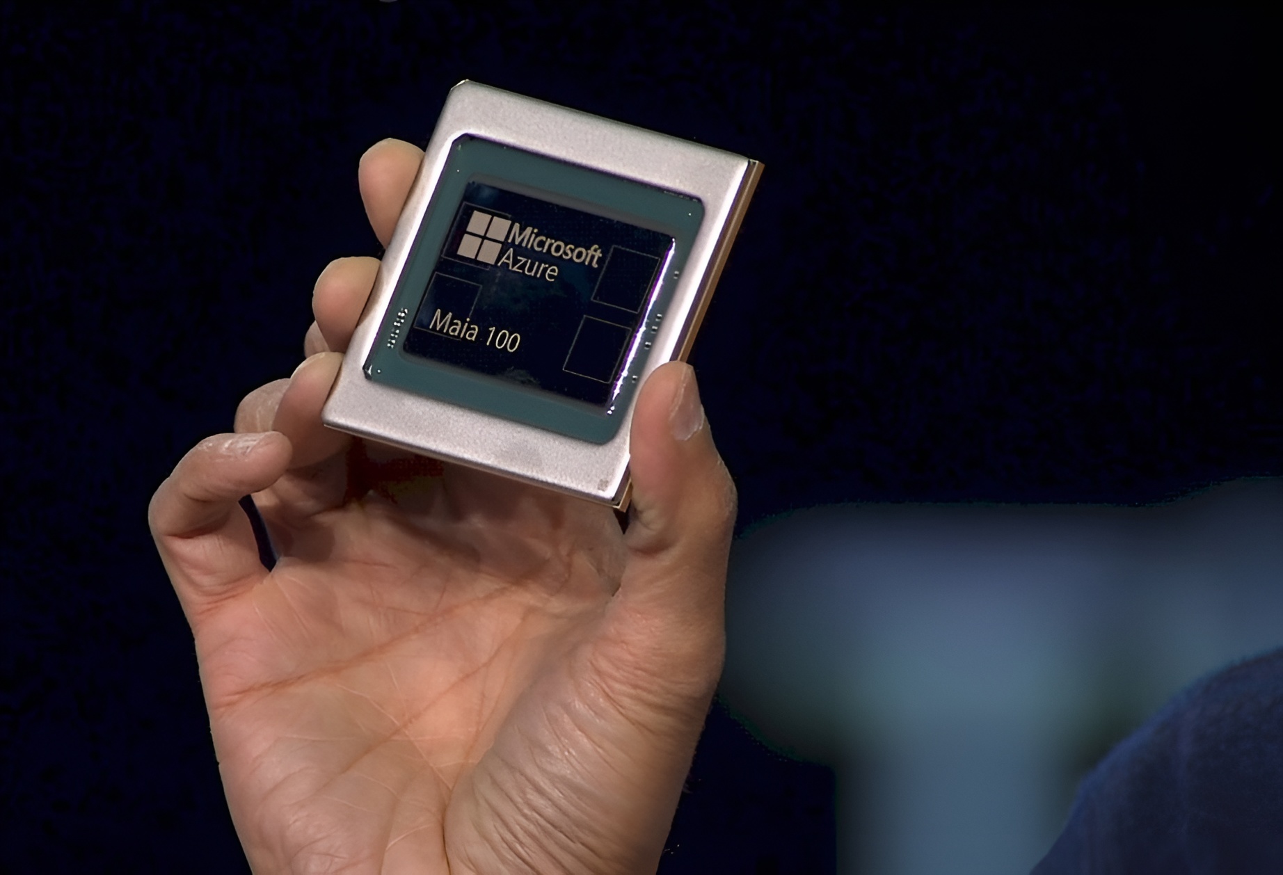 microsoft-ignite-maia-100-chip-shot-1.jpg