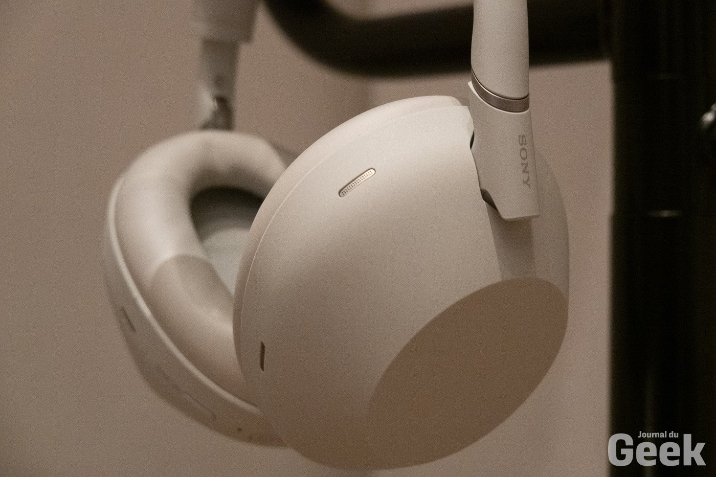 Sony-WH-1000X-M6-15.jpg