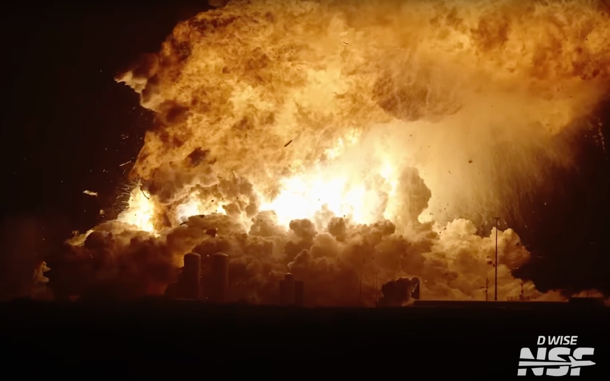 explosion-starship-2.jpg