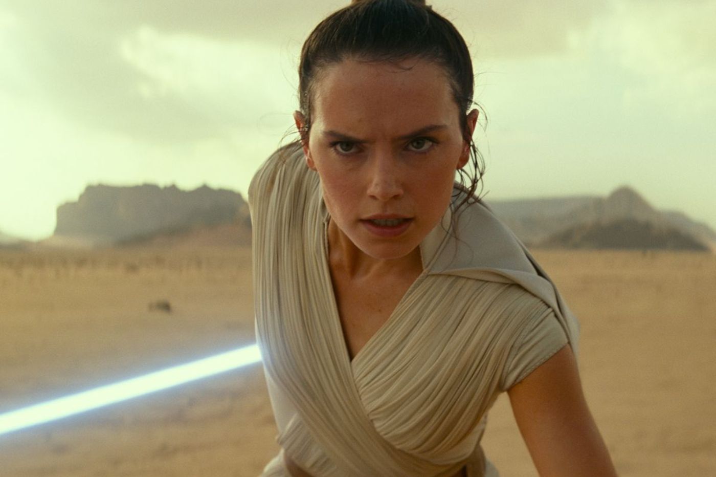 star-wars-rey-sabre-laser.jpg