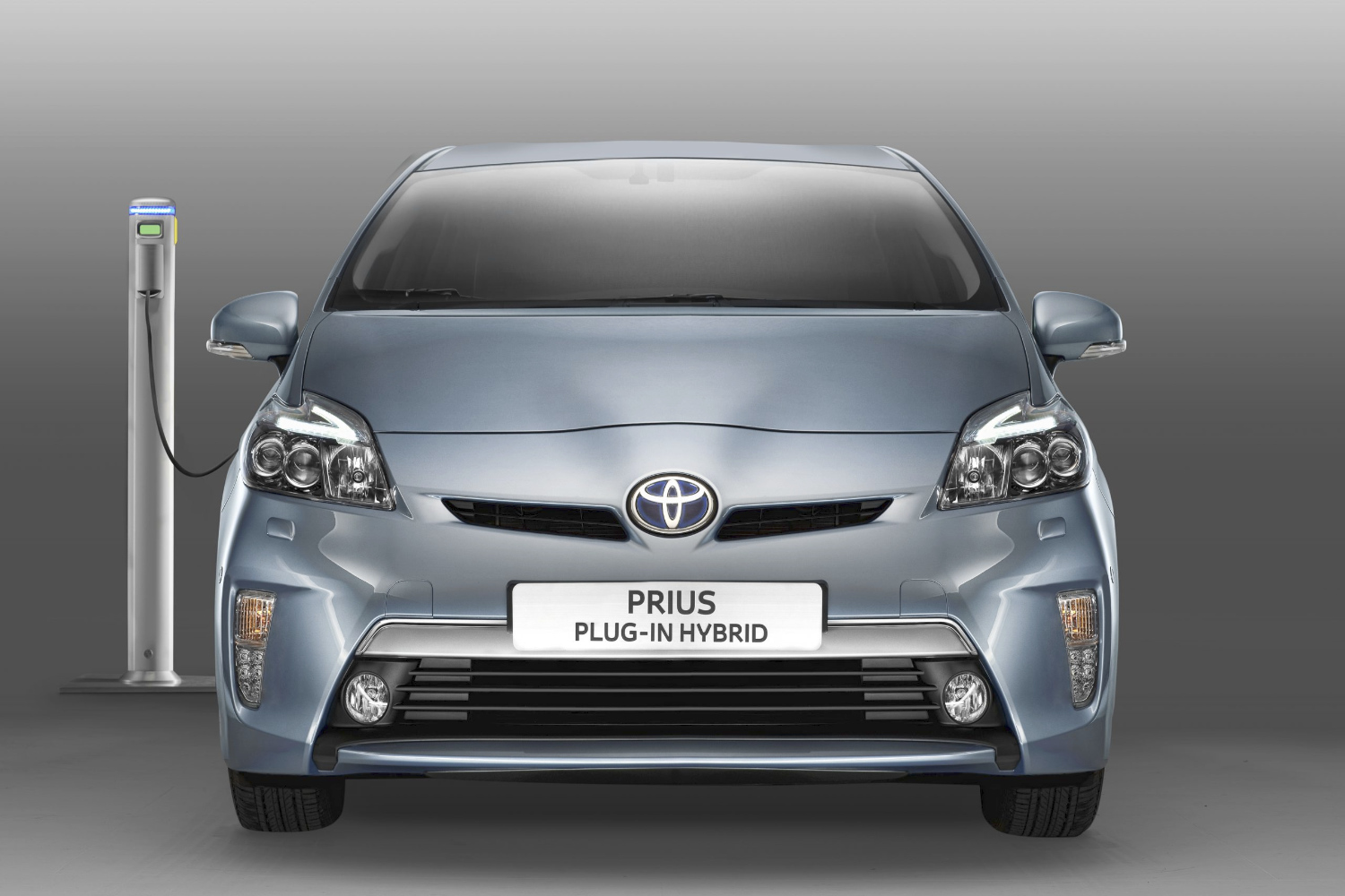 toyota-2012-prius-phev.jpg