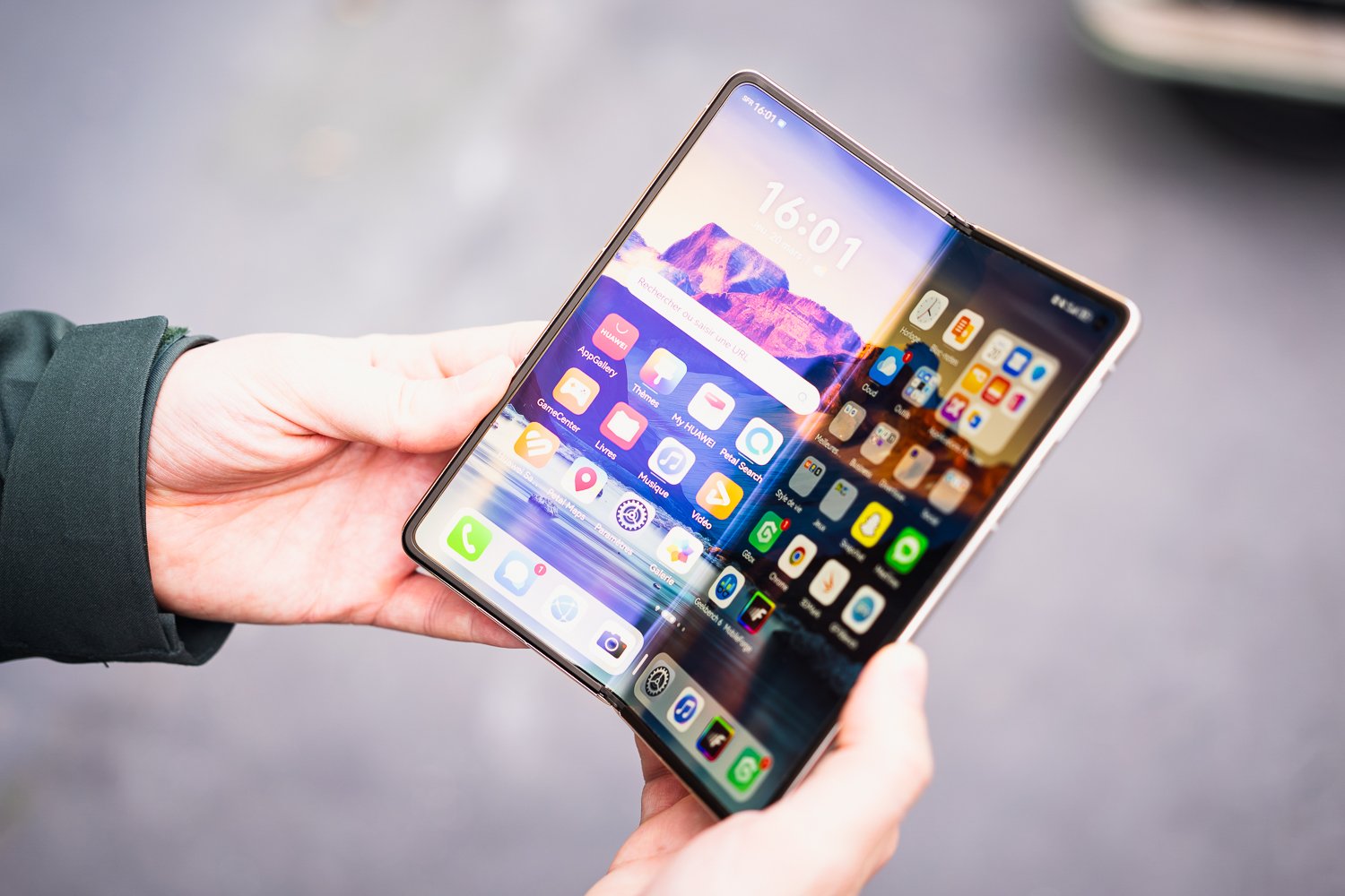 test-Huawei-Mate-X6-avis-plie.jpg