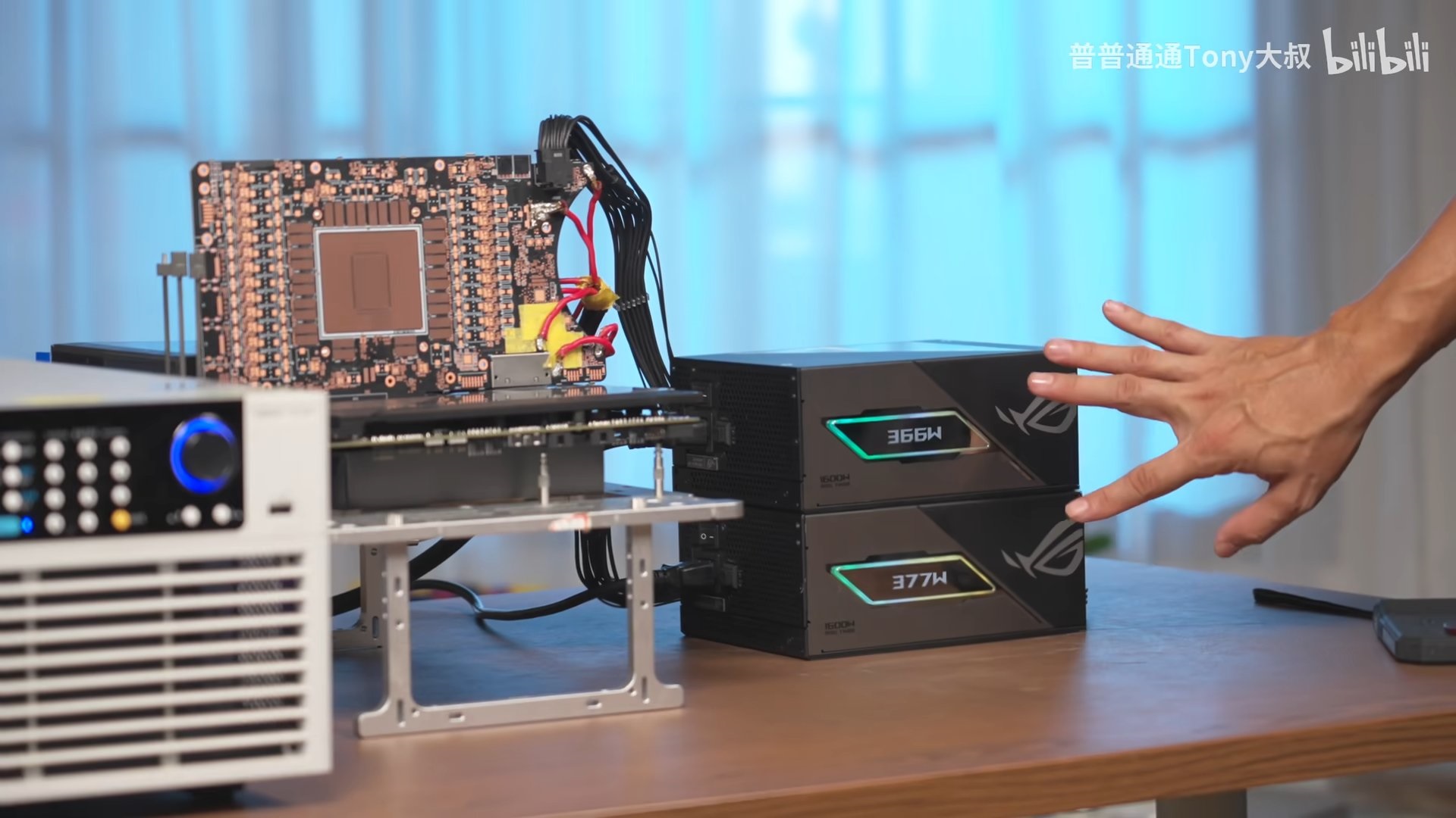 Tony-ASUS-RTX-5090-BTF-two-PSUs.jpg