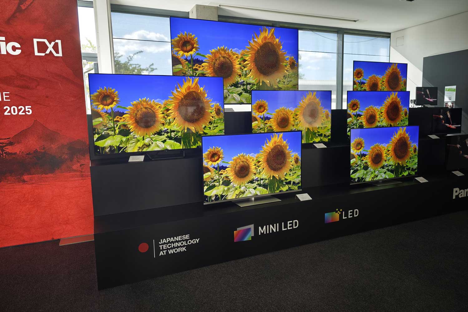 panasonic-tv-2025-oled-lcd-7.jpg