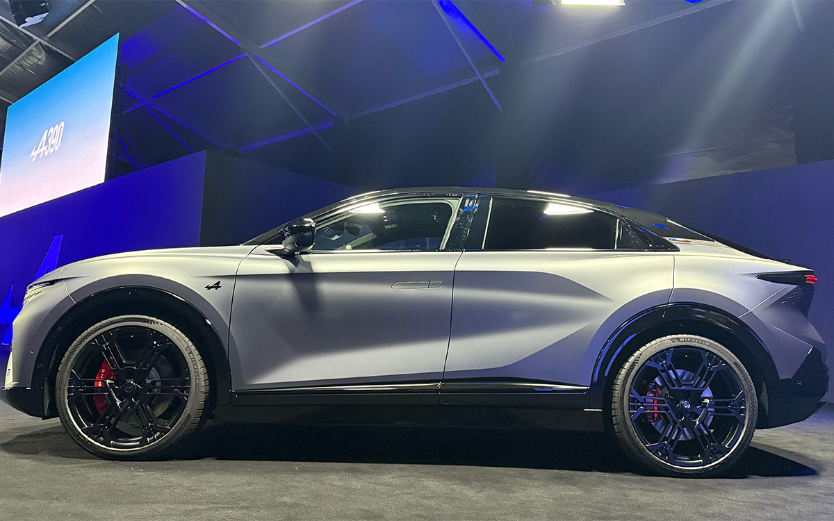 alpine-A390-silver-vue-laterale.jpg