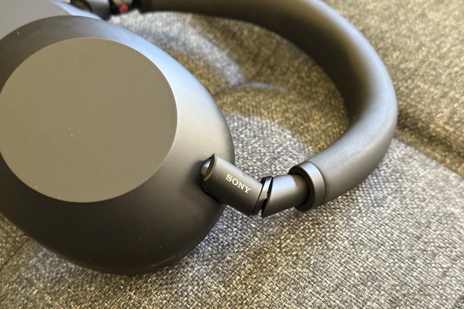 Sony-WH-1000XM6-6.jpg