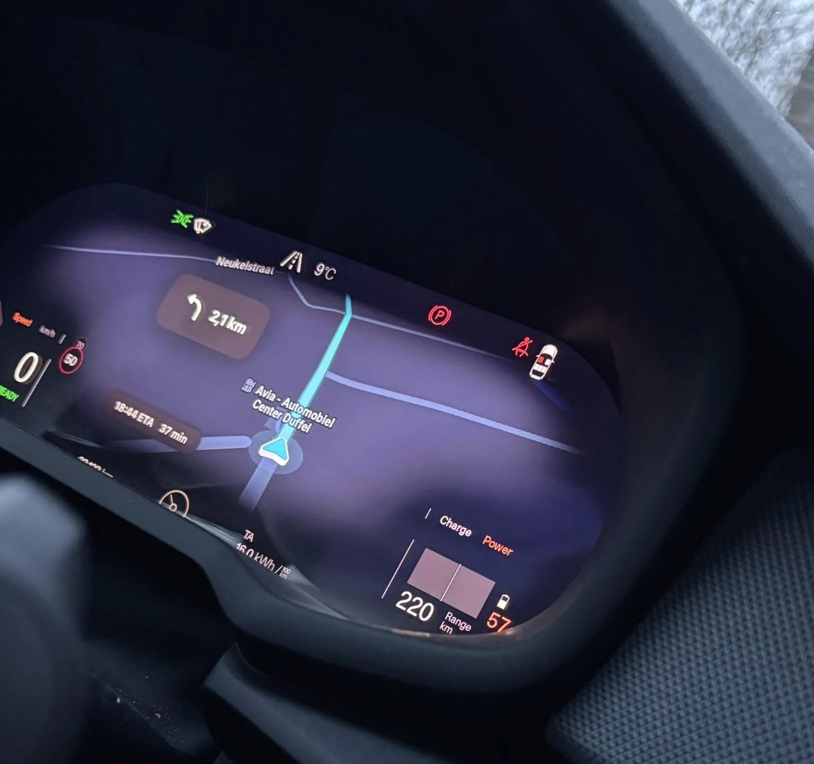 waze-affichage-tete-haute-voiture.jpg