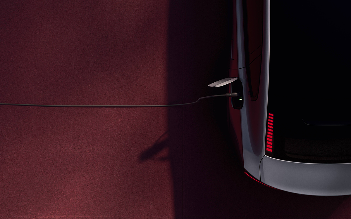 Volvo_ES90_recharge.jpg
