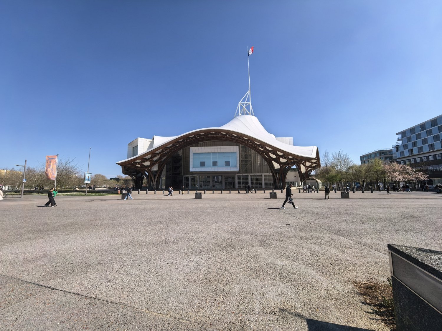 Huawei-Mate-X6-Ultra-grand-angle.jpg